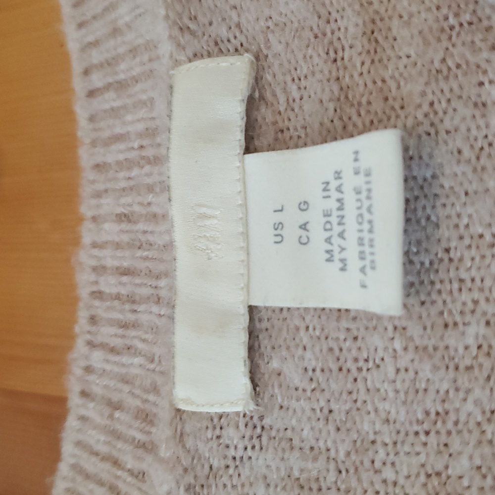 H&M Soft Beige Sweater - Picture 3 of 7